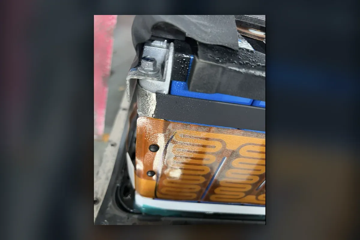 大通新能源车辆无法行驶：电池包进水与壳体裂纹